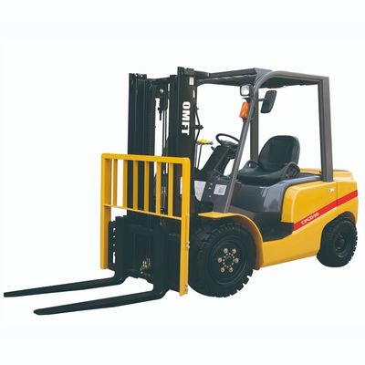 Isuzu C240 Engine 3 Ton Steel and Rubber Counterbalanced Diesel Forklift Truck CPCD30