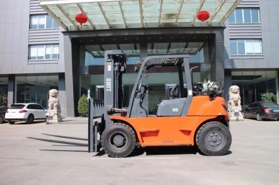Steel Rubber Omft 7ton LPG/Gas Forklift for and Safe Material Handling