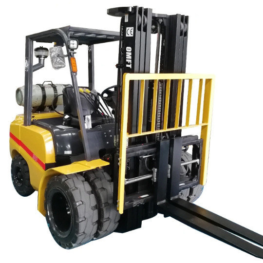 3 Ton Lp Gas Forklift / Propane Forklift Toyota7 Model and Min. Turning Radius 2445mm