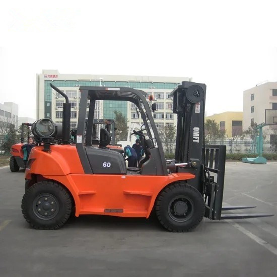 4.5m Lifting Height 6ton LPG Forklift with Three Stage Mast and Pneumatic or Solid Tires