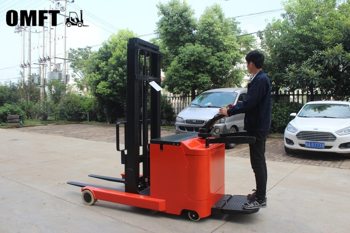 Maximum Running Speed 6km/H Little Size Reach Stacker Forklift with Free Battery Charger